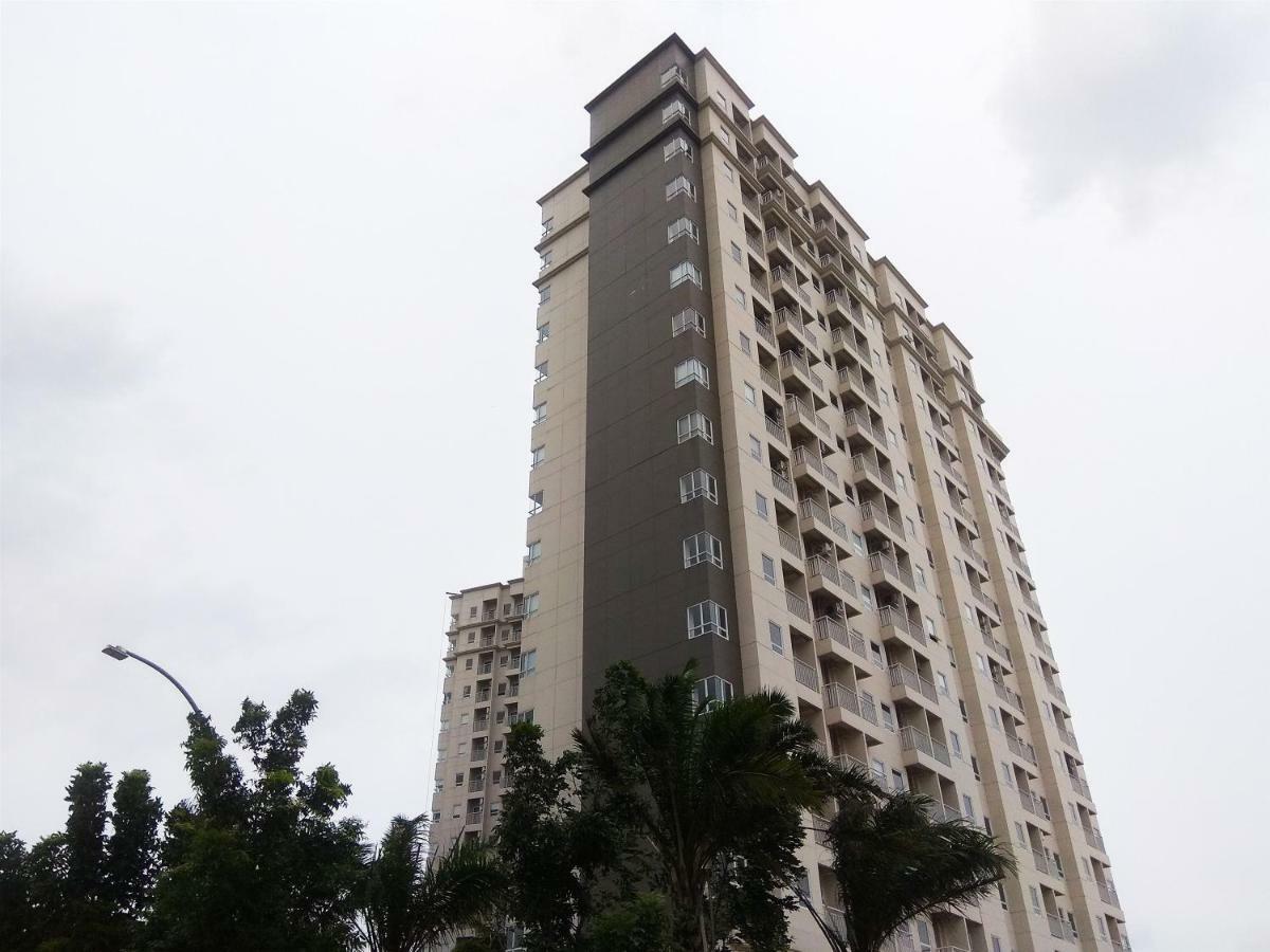 Apartemen Location 1br Mustika Golf By Travelio Bekasi