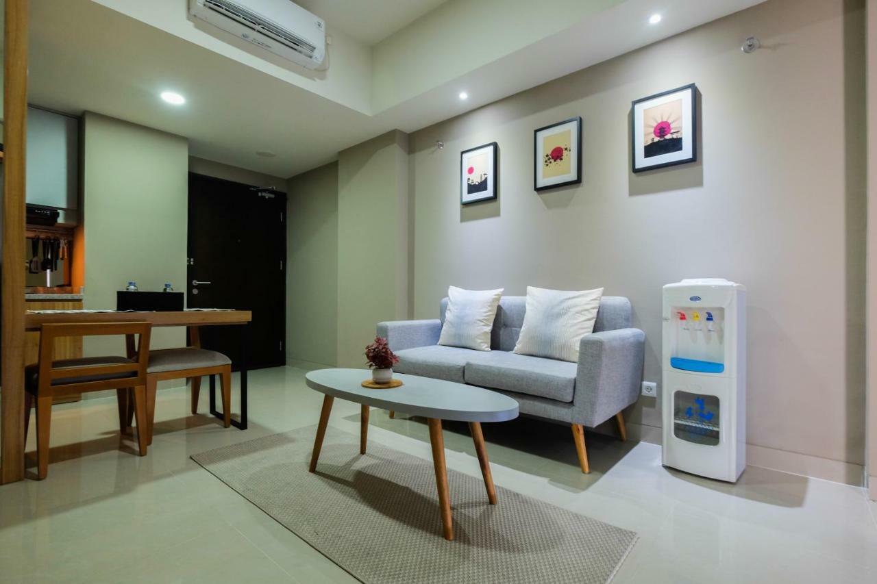 Location 1br Mustika Golf By Travelio Apartemen