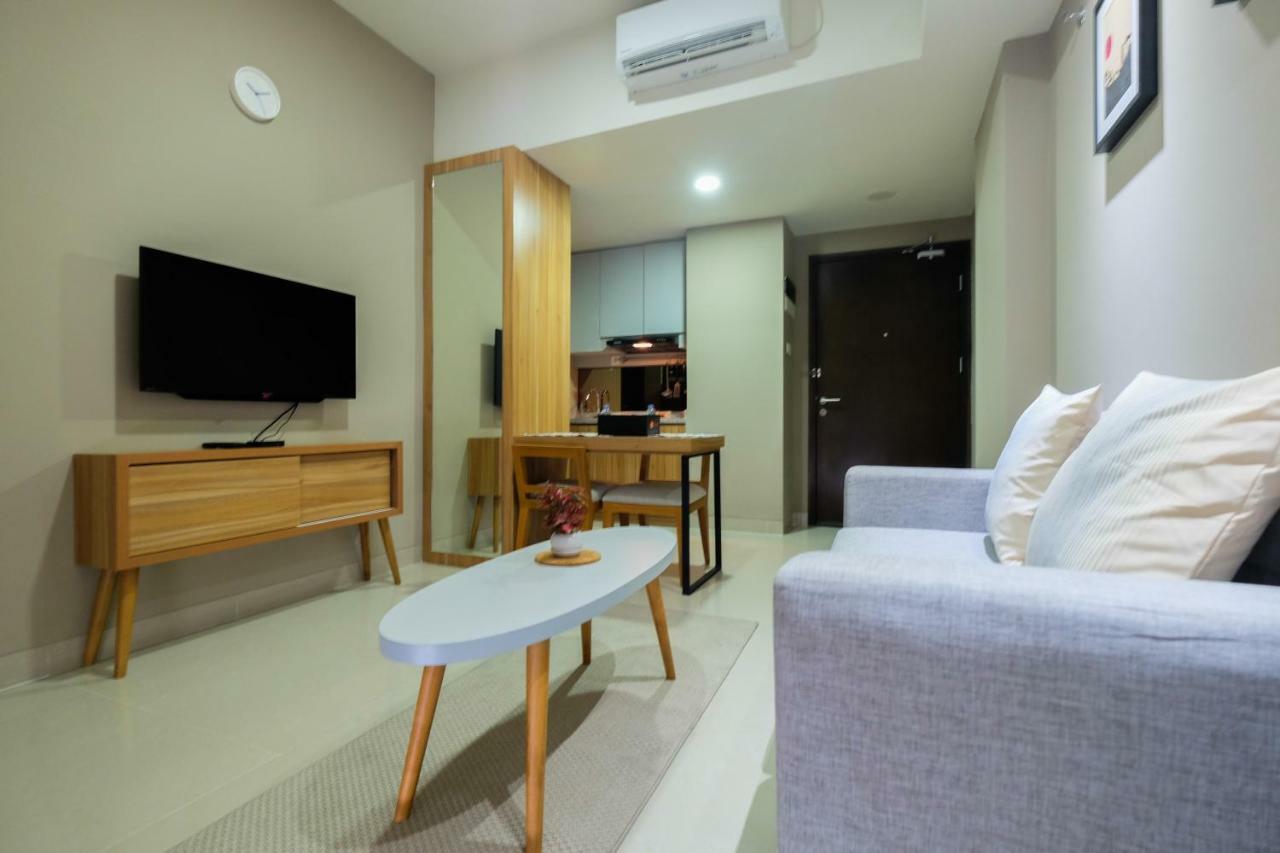 Apartemen Location 1br Mustika Golf By Travelio Bekasi