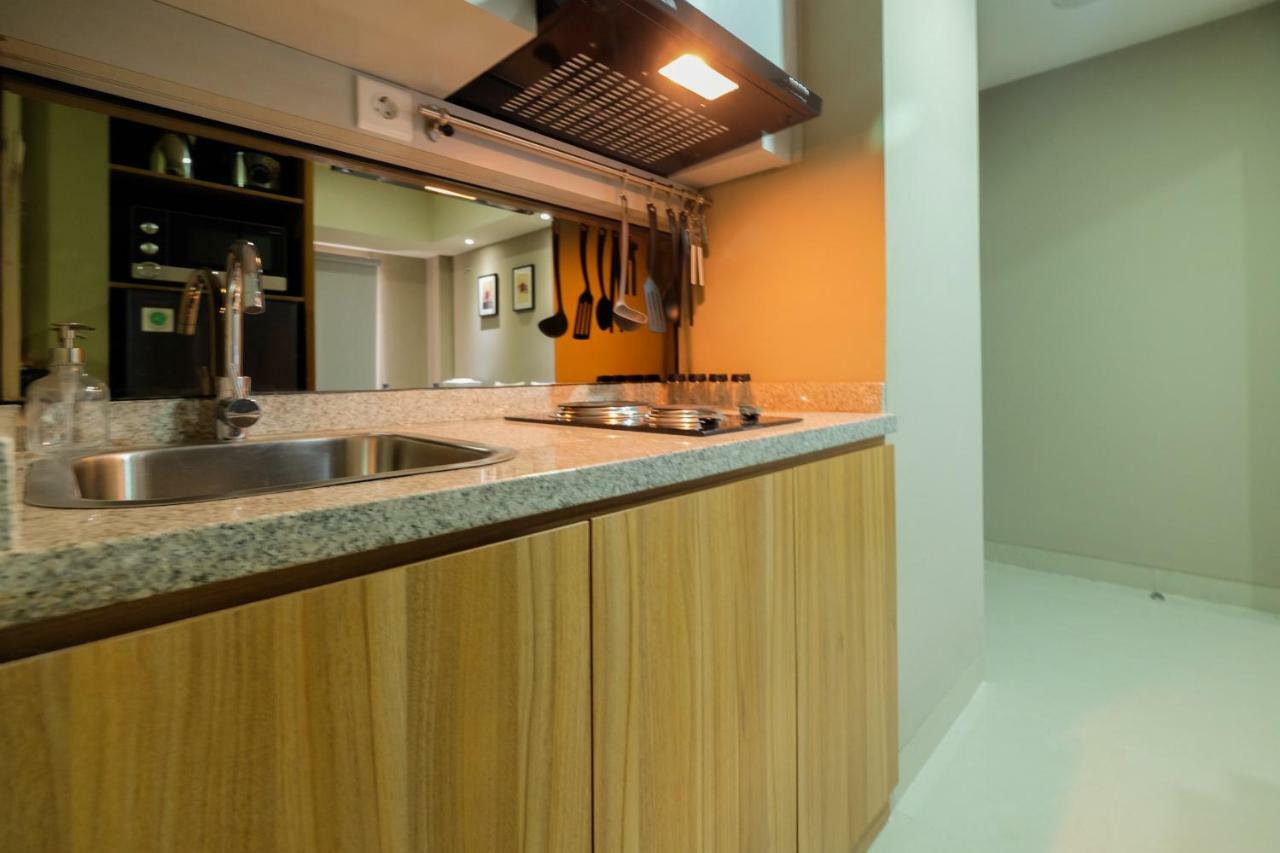 Apartemen Location 1br Mustika Golf By Travelio Bekasi